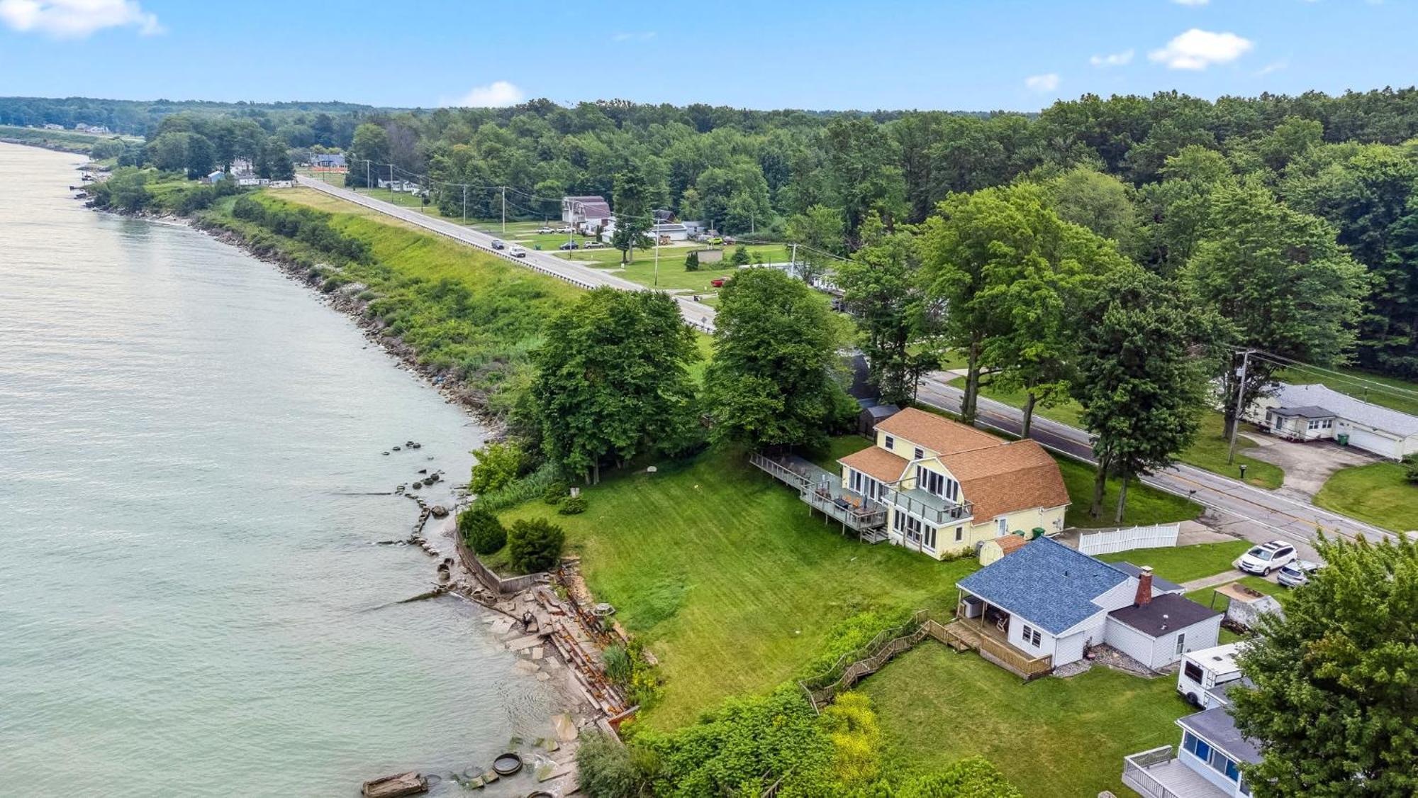 Sunset Haven - Lakeside Retreat In Gotl Geneva Exterior photo