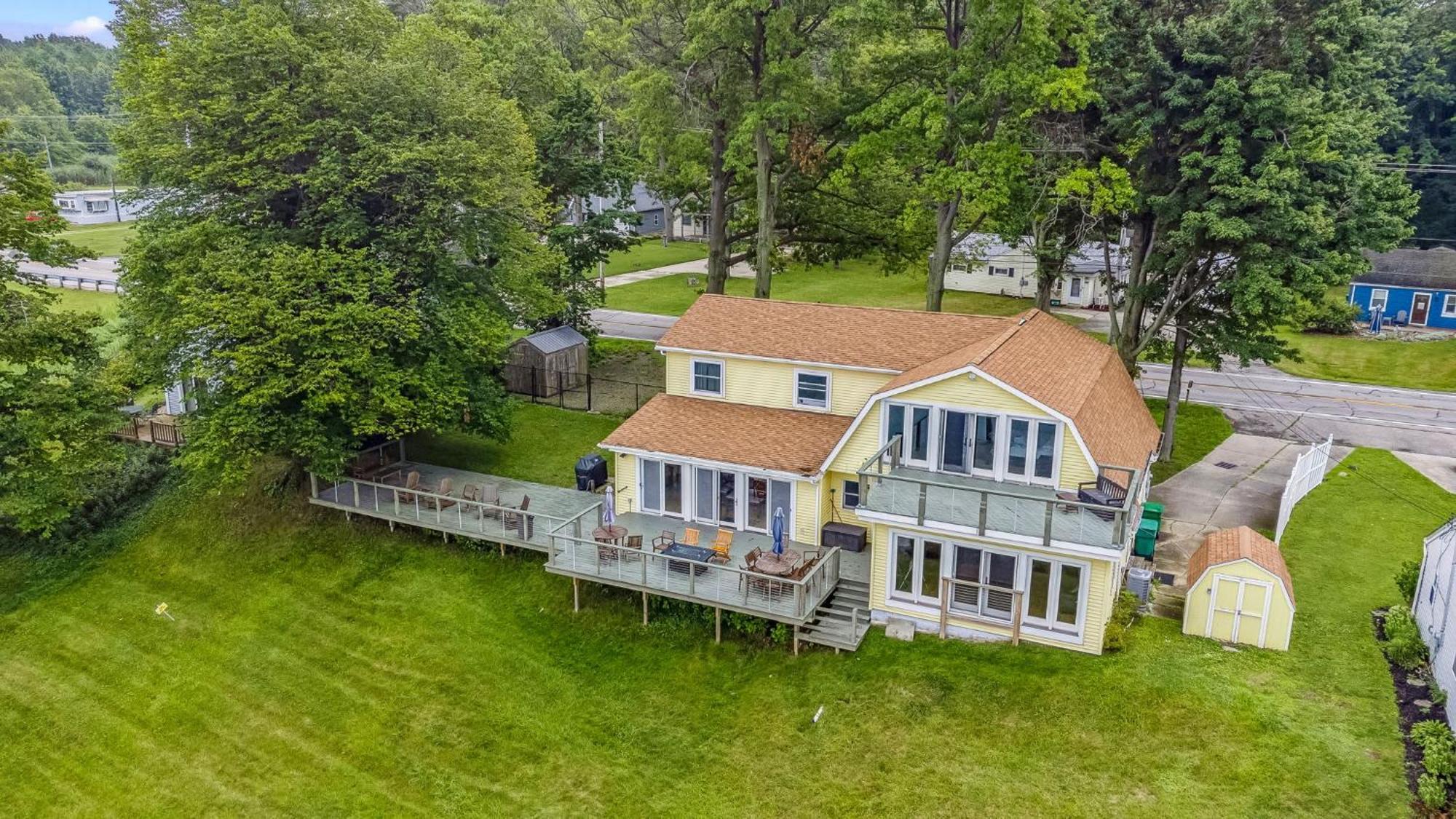 Sunset Haven - Lakeside Retreat In Gotl Geneva Exterior photo