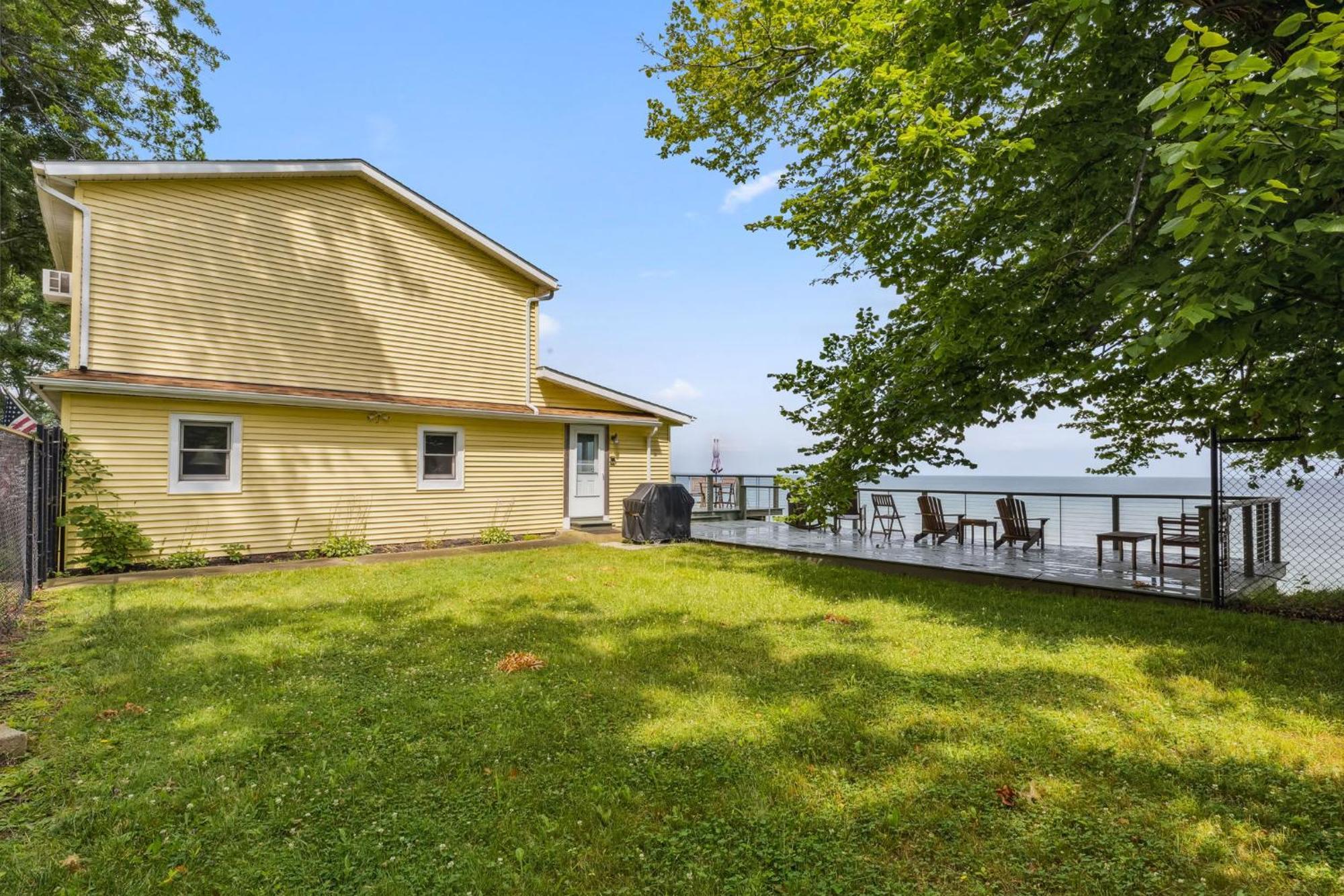 Sunset Haven - Lakeside Retreat In Gotl Geneva Exterior photo