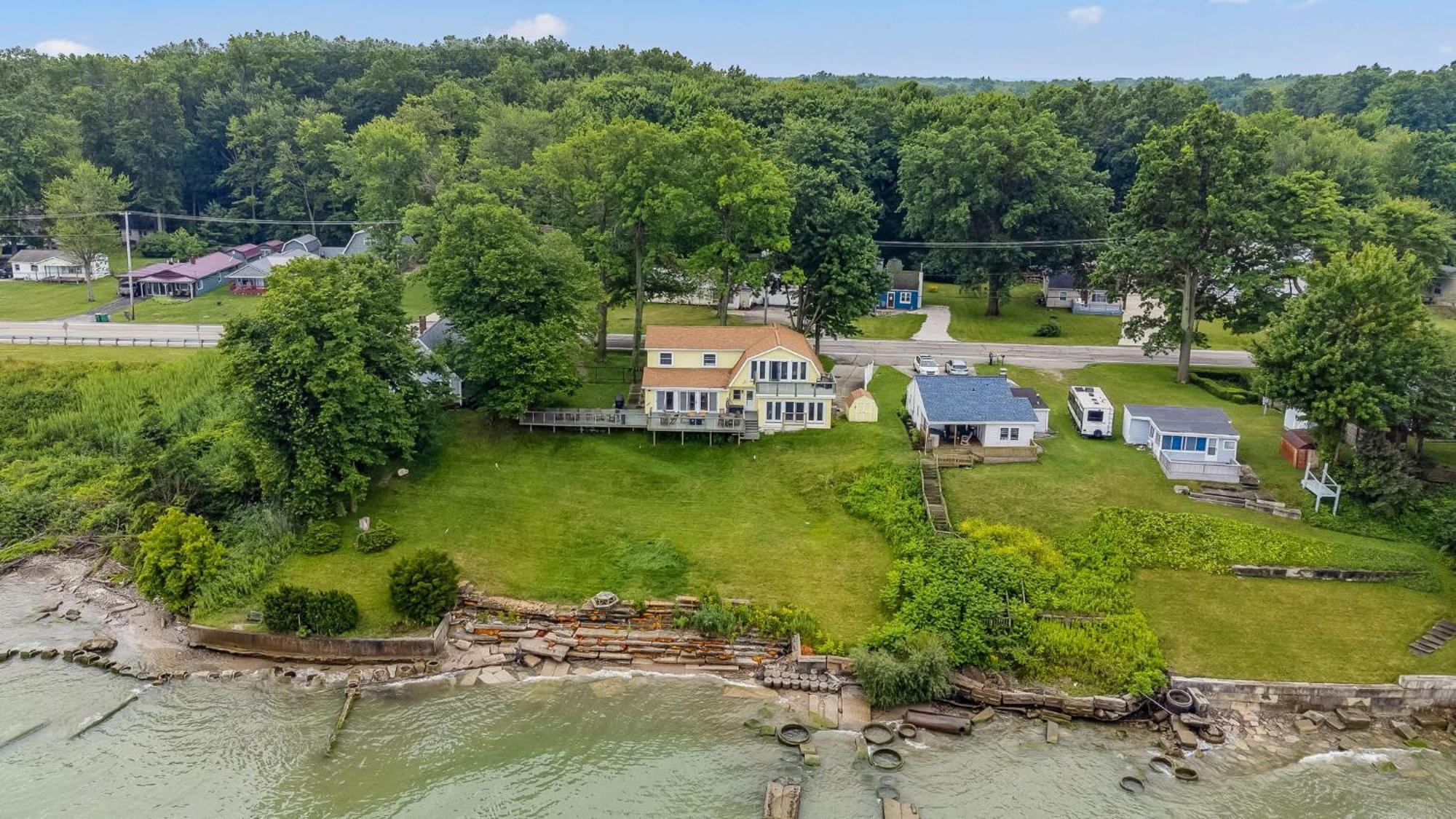 Sunset Haven - Lakeside Retreat In Gotl Geneva Exterior photo