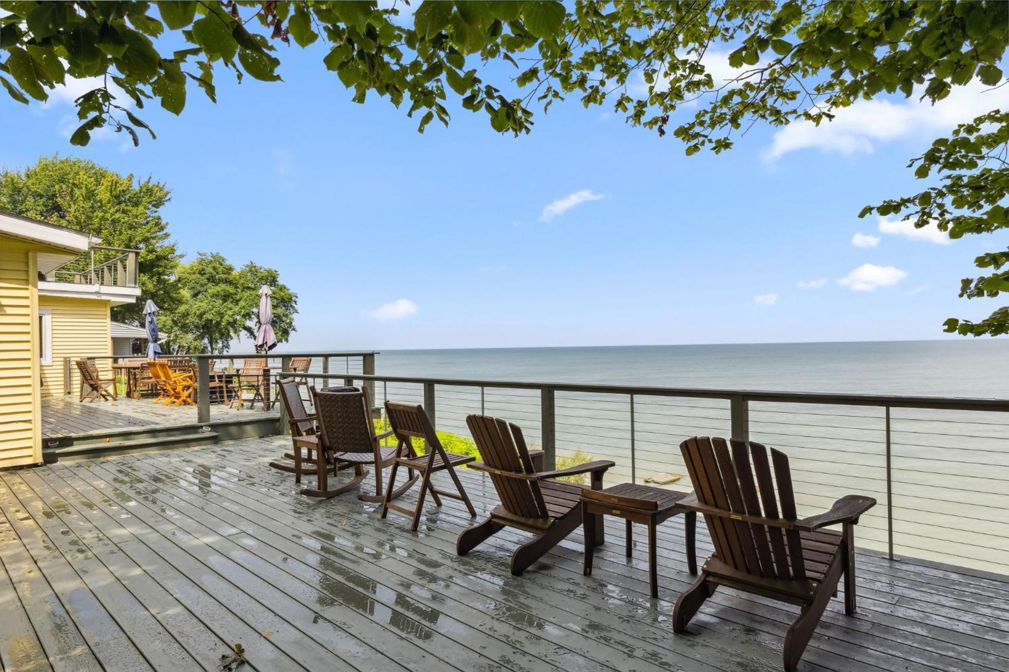 Sunset Haven - Lakeside Retreat In Gotl Geneva Exterior photo