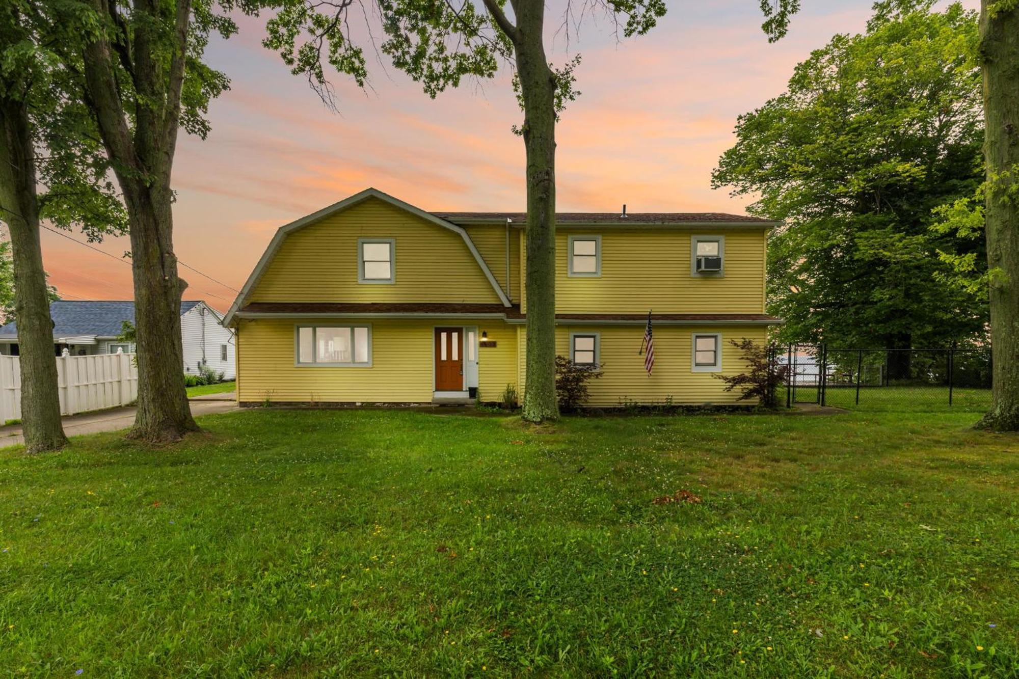 Sunset Haven - Lakeside Retreat In Gotl Geneva Exterior photo