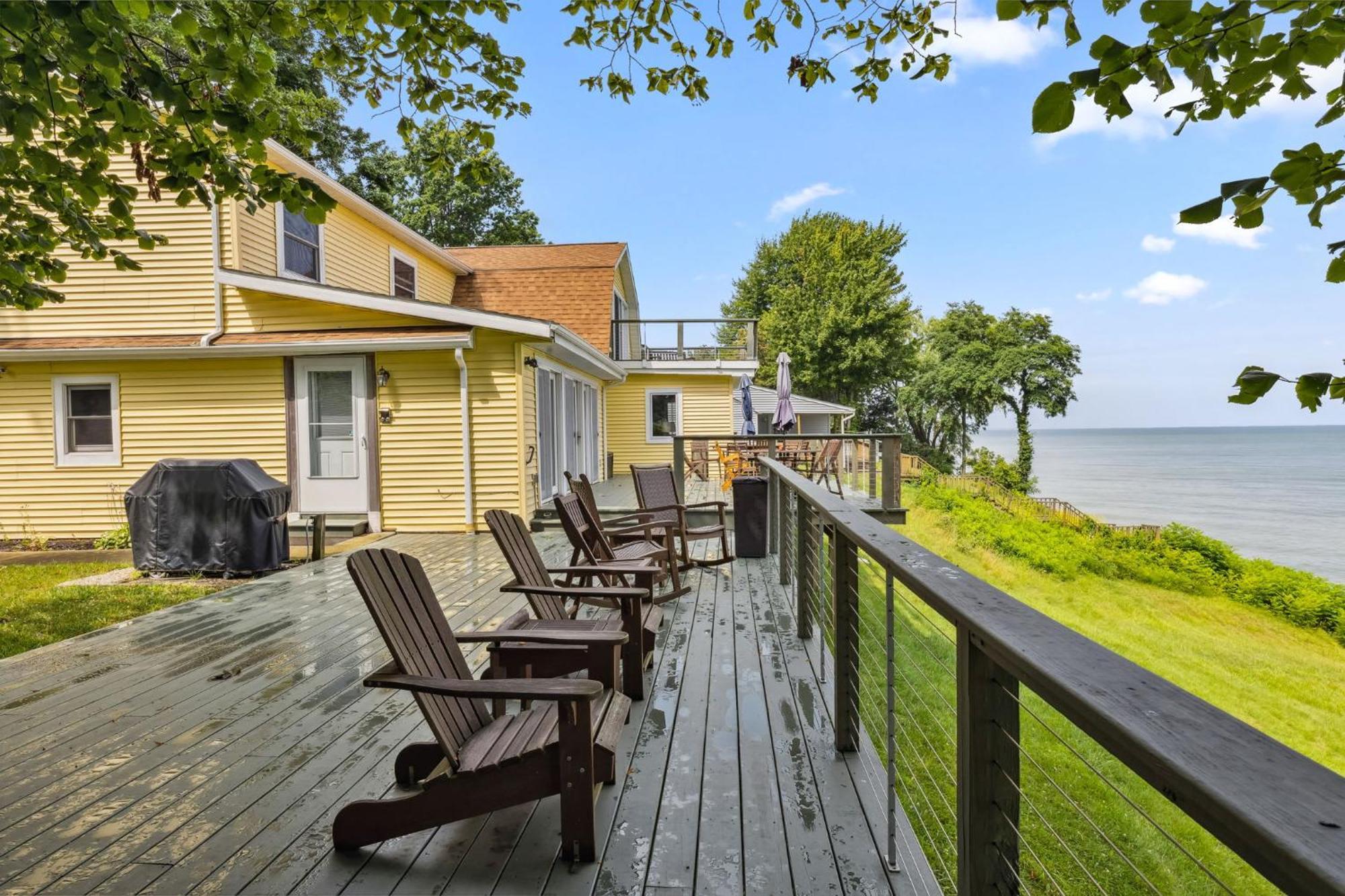 Sunset Haven - Lakeside Retreat In Gotl Geneva Exterior photo